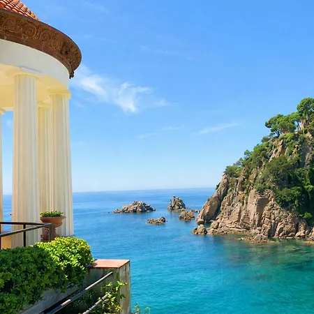 Mediterranean Penthouse & Terrace & Sea Views Tossa de Mar