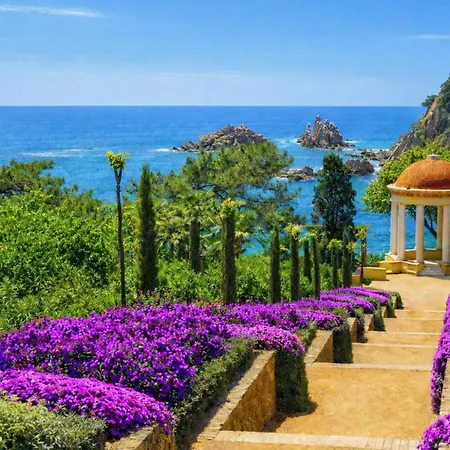 Mediterranean Penthouse & Terrace & Sea Views Tossa de Mar